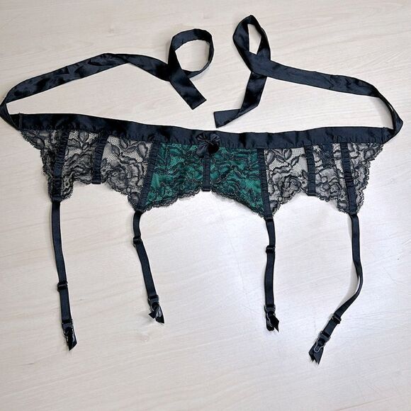 Victoria’s Secret• XS• GARTER BELT • emerald green Black & gold lace • 1610 WA - Picture 2 of 12